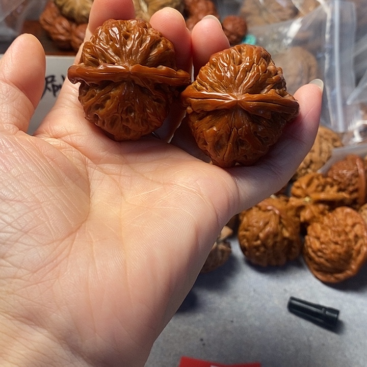 吊坠文玩核桃白狮