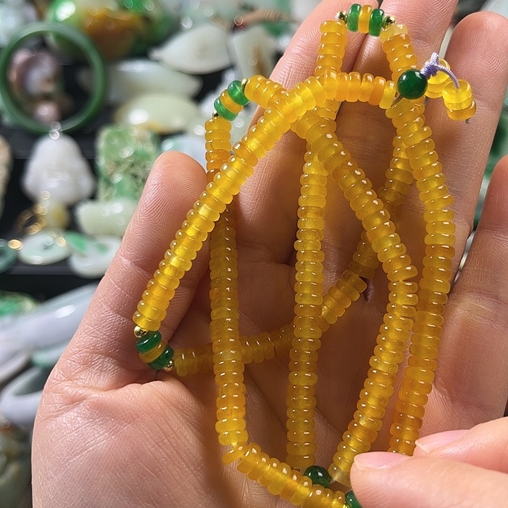 翡翠未镶嵌颈饰翡翠未镶嵌颈饰