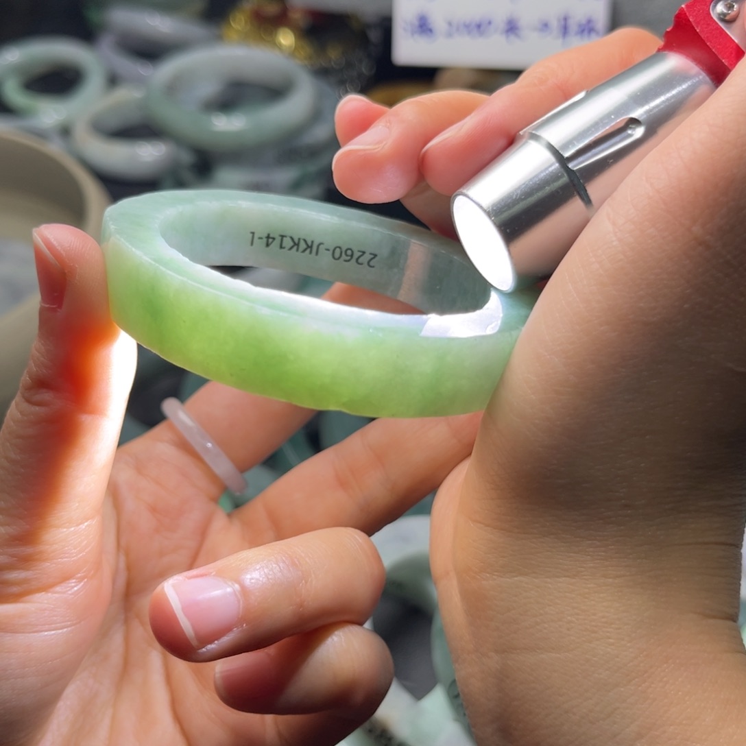 定制翡翠翡翠手镯ni未镶嵌