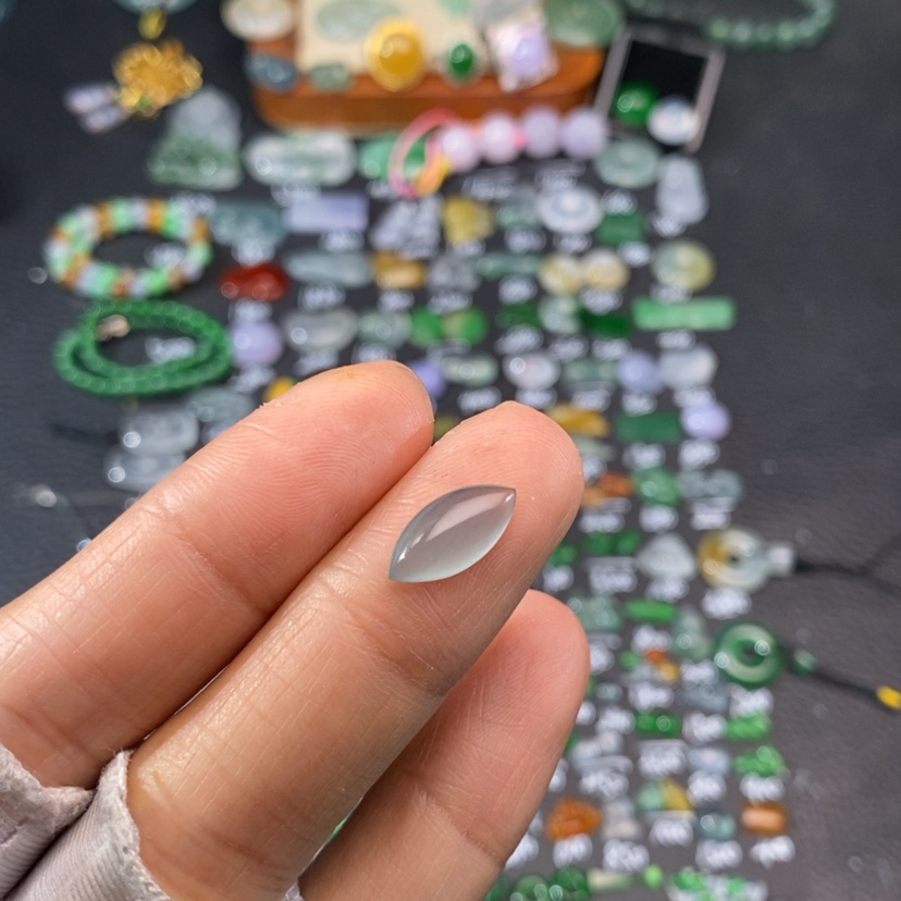 【闪购商品】翡翠挂件未镶嵌马眼