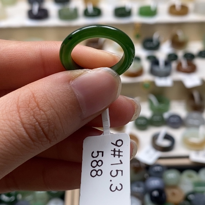 和田玉未镶嵌戒指