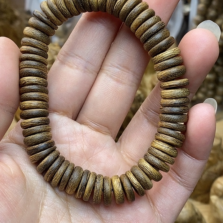 沉香手串文莱片珠单圈11.7克