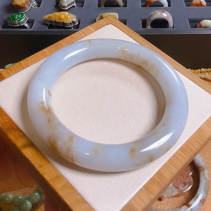 颈饰未镶嵌翡翠52圈口，650