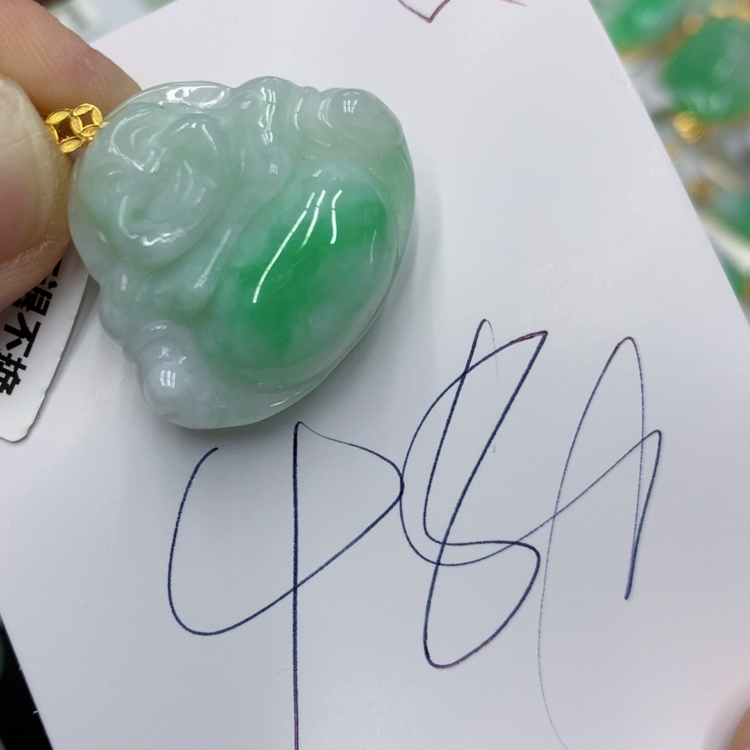 翡翠颈饰18K金镶嵌翡翠