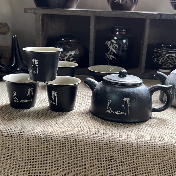 磁州窑黑釉茶壶一套