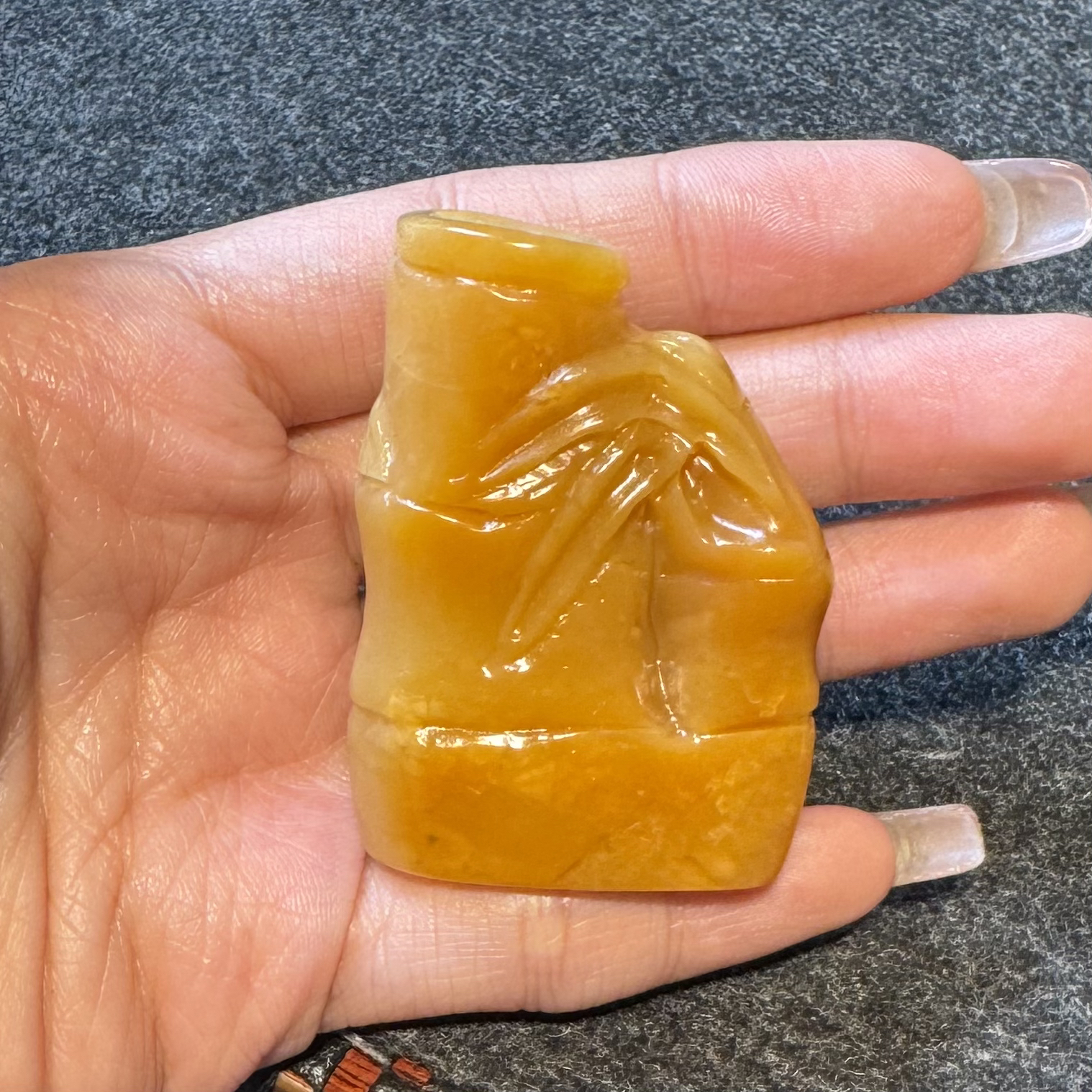 老挝田黄石随行章/竹节。尺寸5-3-2厘米