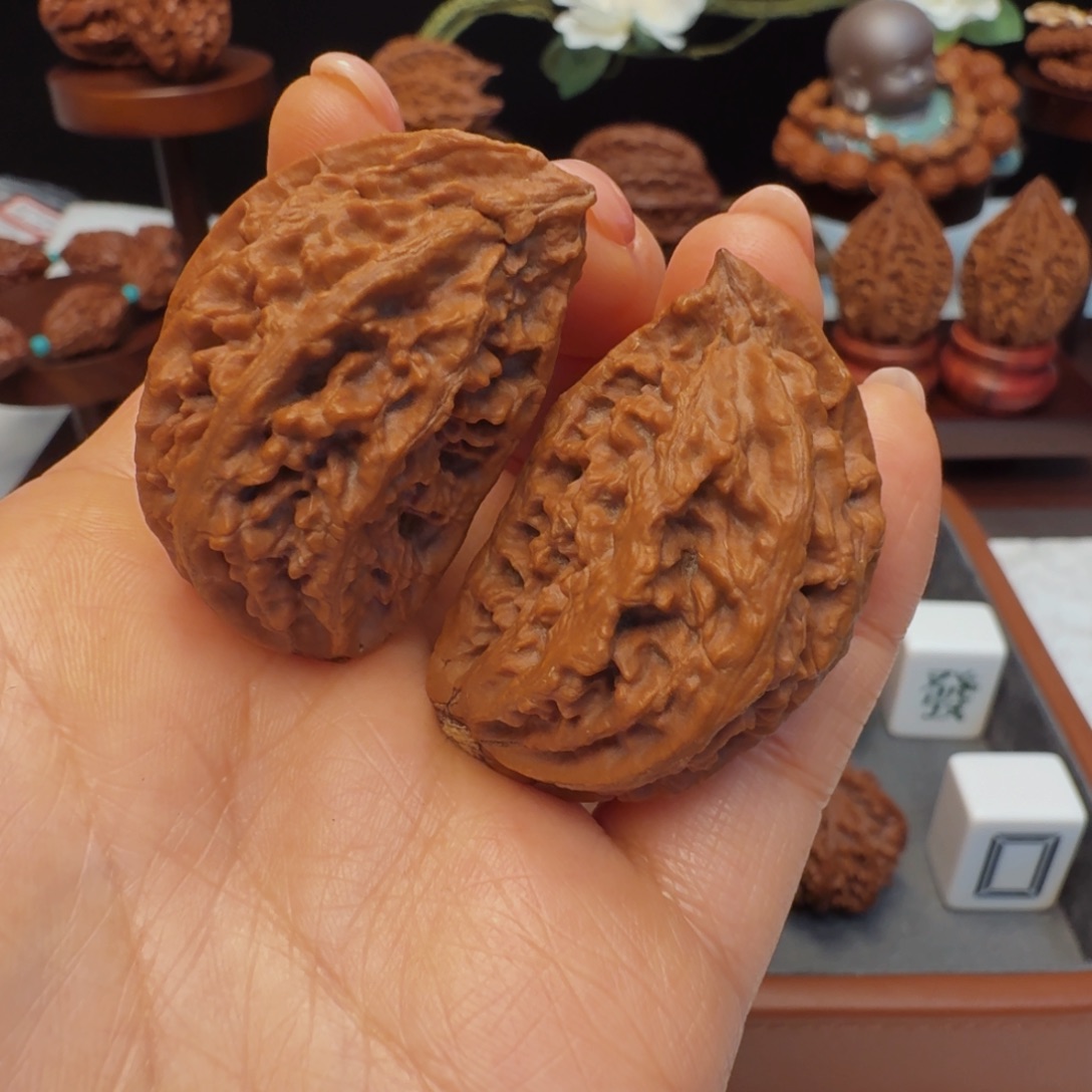 文玩核桃吊坠～半壁