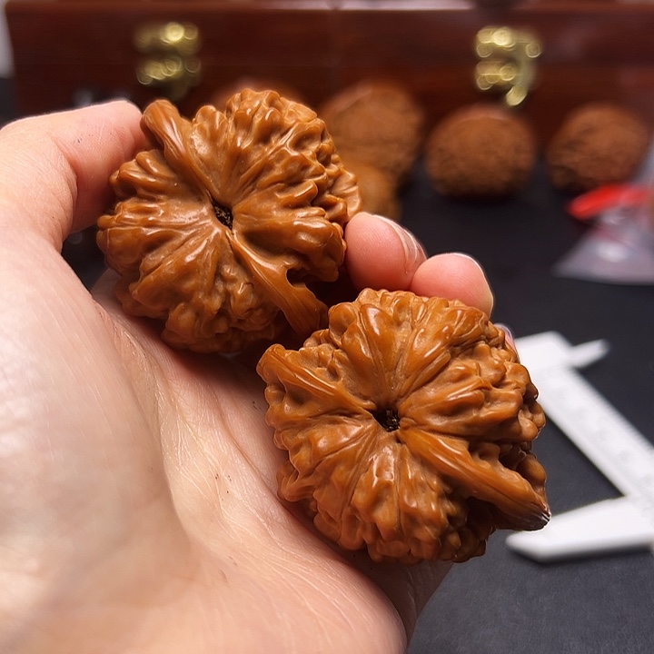 文玩核桃吊坠深****塔50官帽一对