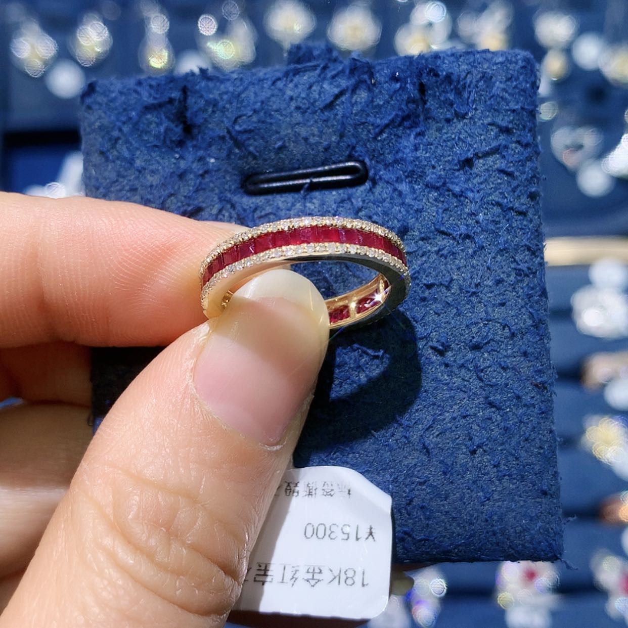 【闪购商品】红宝石戒指18K金镶嵌红宝石排戒指