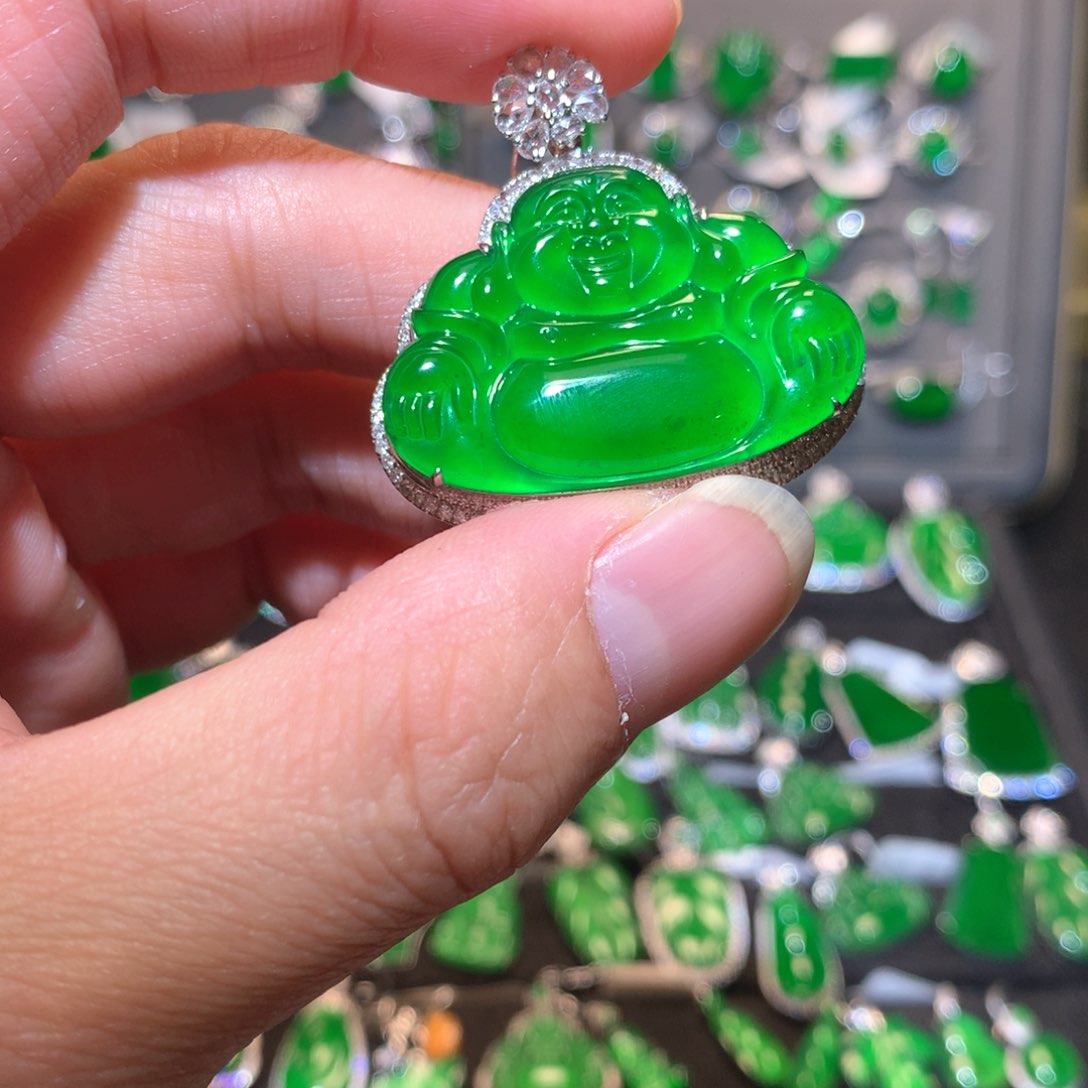 翡翠吊坠(不含链)18K金镶嵌天然翡翠