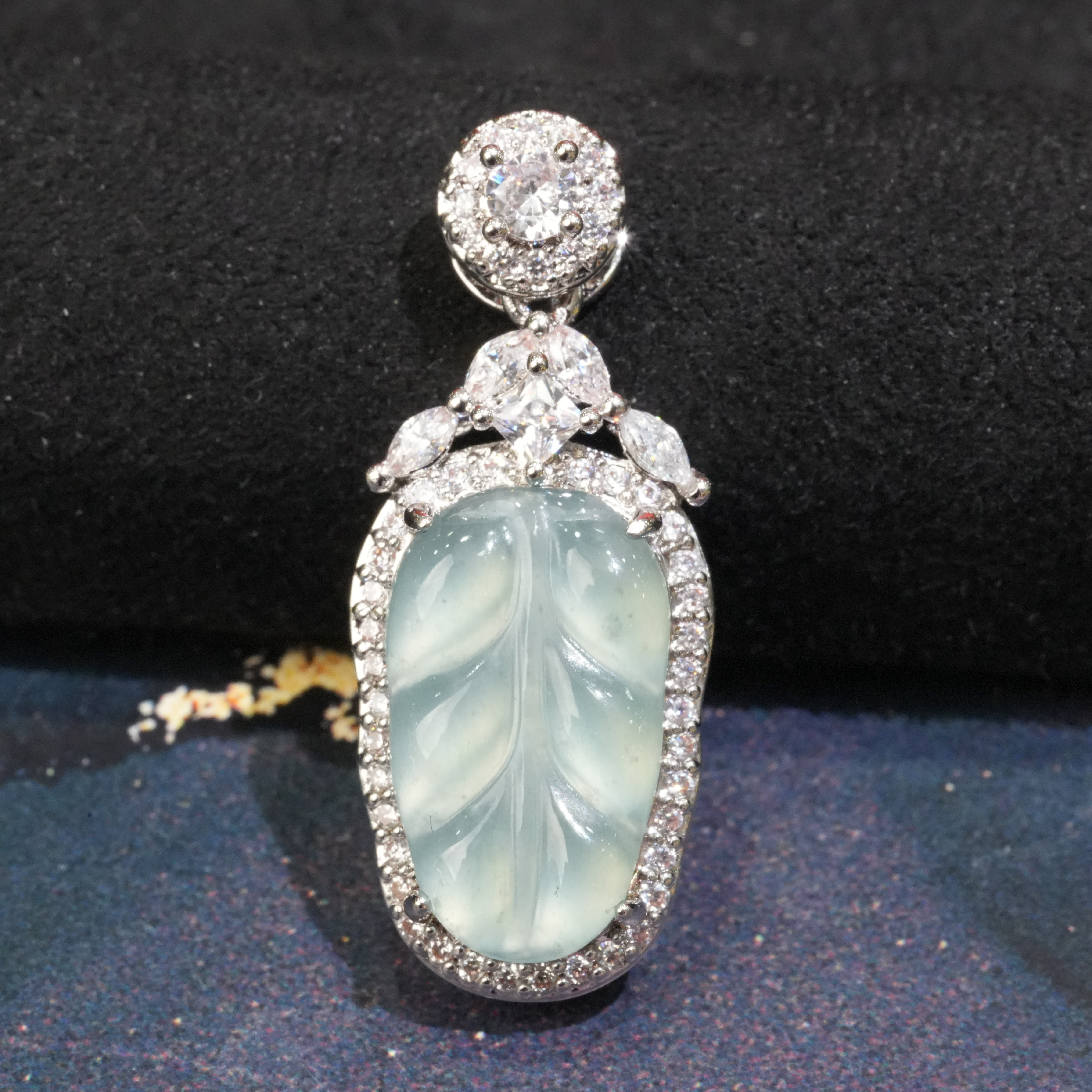 天然A货翡翠叶子吊坠时尚百搭挂坠镶嵌高多样性发其一不含链1