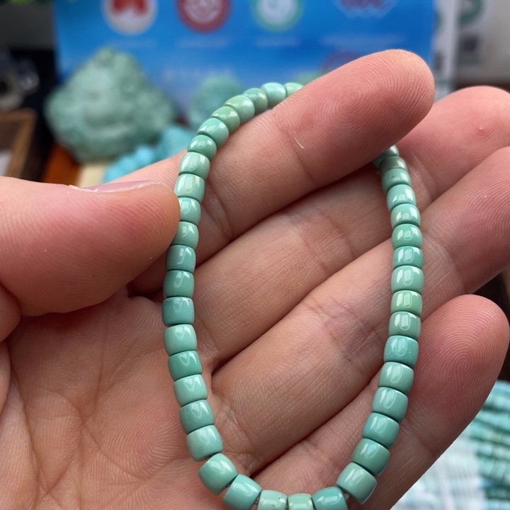 绿松石颈饰未镶嵌