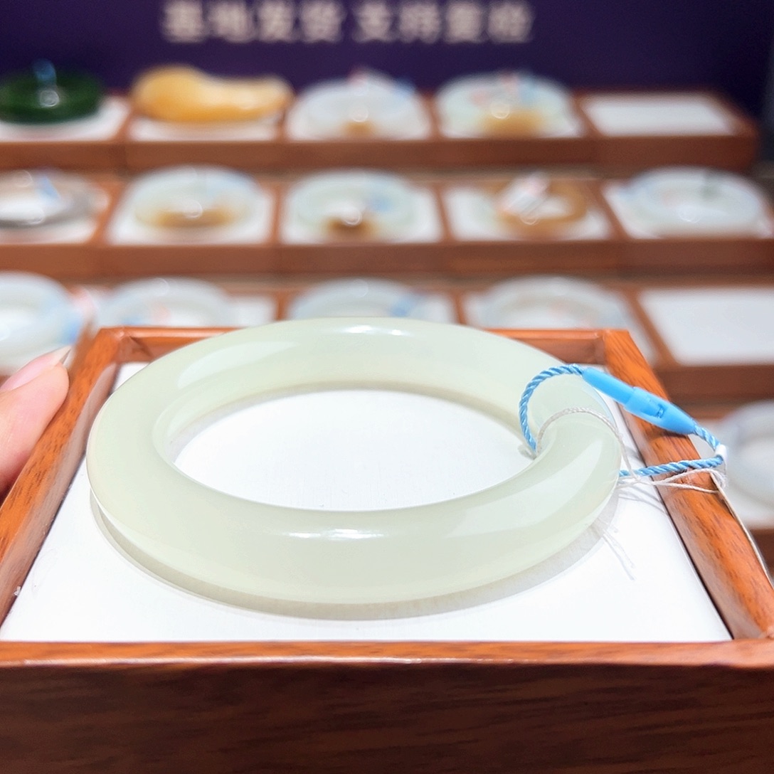 和田玉手镯55/56未镶嵌