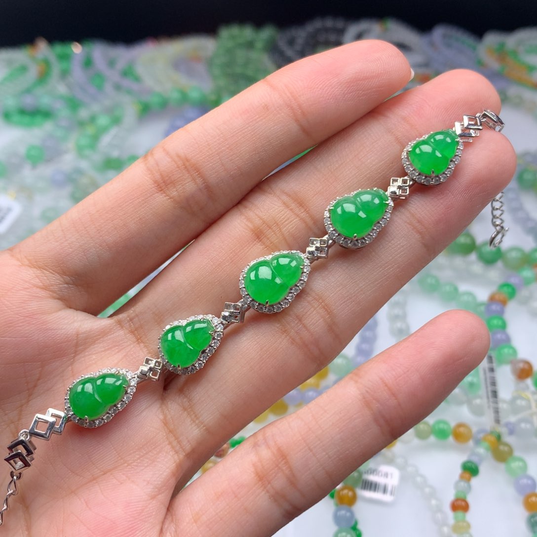 翡翠手链未镶嵌卡