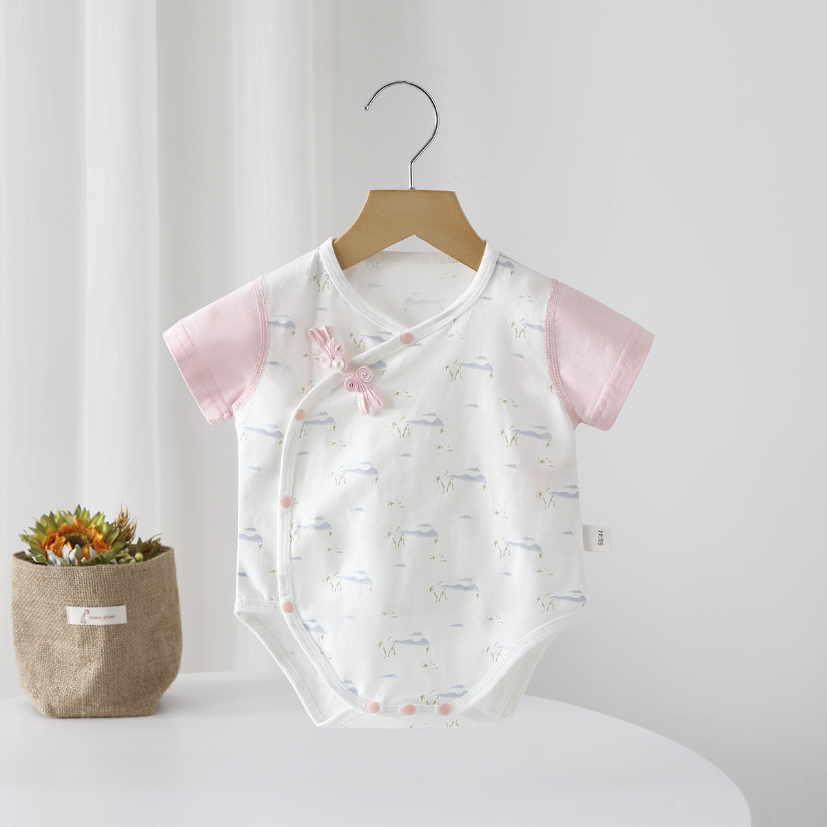 夏季新款纯棉婴幼儿盘扣短袖薄款男女宝宝外出包屁衣新生儿124