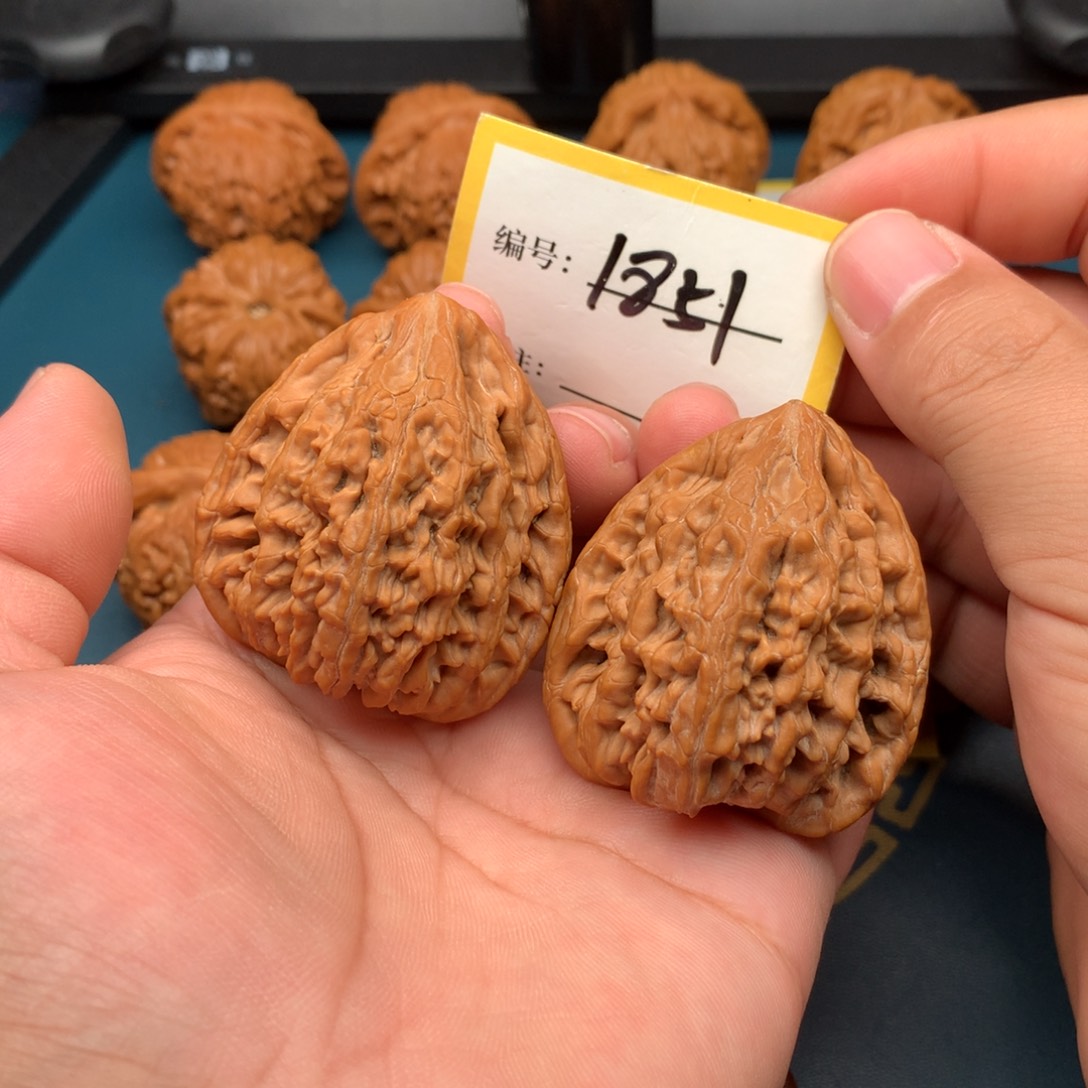 文玩核桃把件44全品虎头王1851