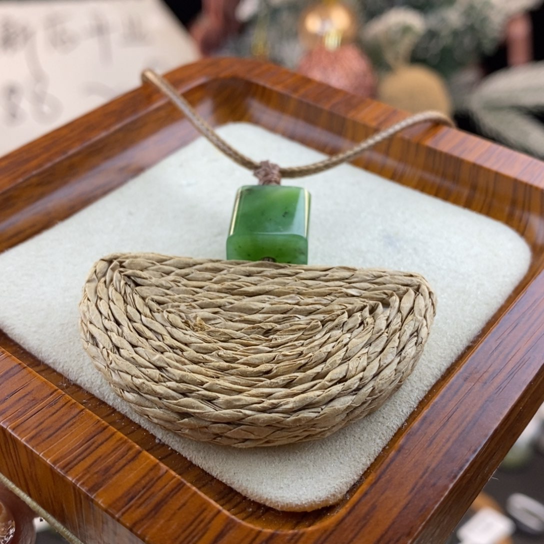 和田玉未镶嵌戒指