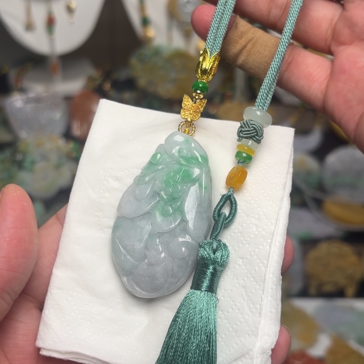翡翠颈饰未镶嵌吊坠