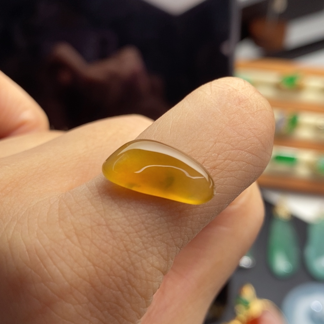未镶嵌定制翡翠高冰黄翡随形
