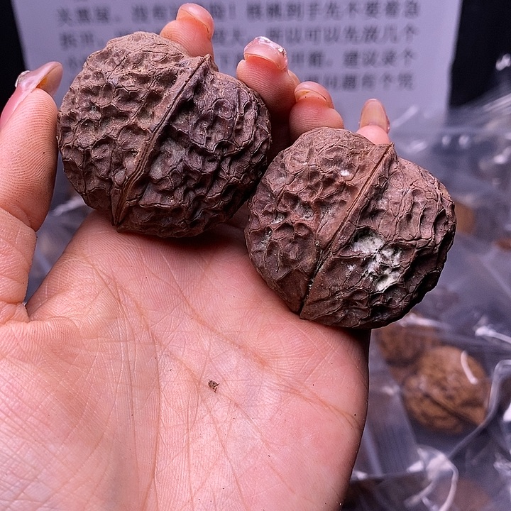 文玩核桃把件云南野生铁核桃102号43mm