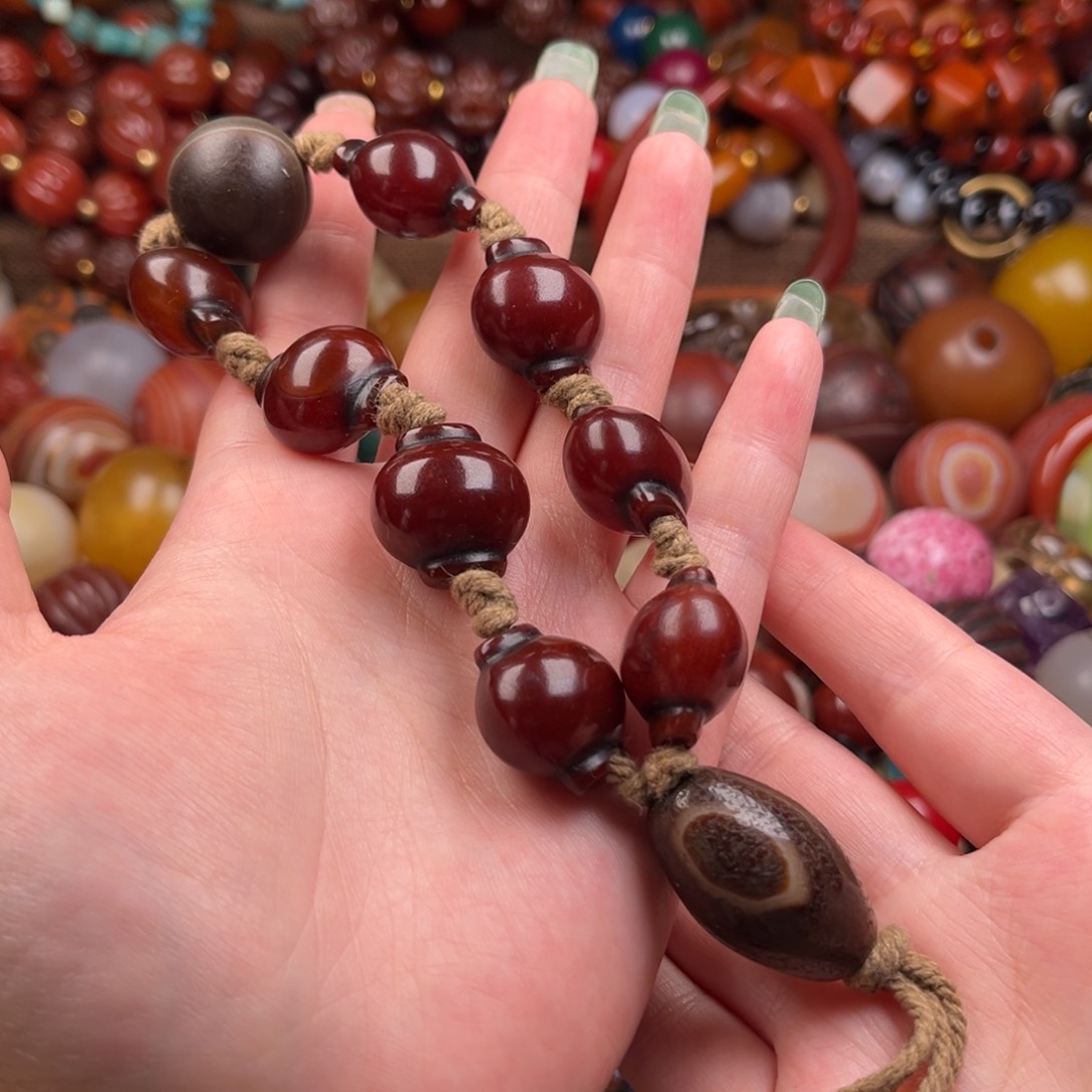 玛瑙/玉髓颈饰未镶嵌