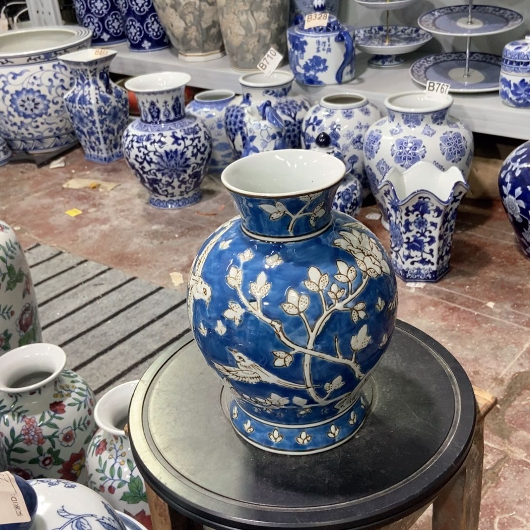 摆件花瓶手绘釉下彩