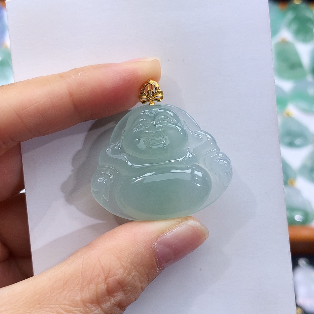 翡翠18K金镶嵌颈饰翡翠吊坠