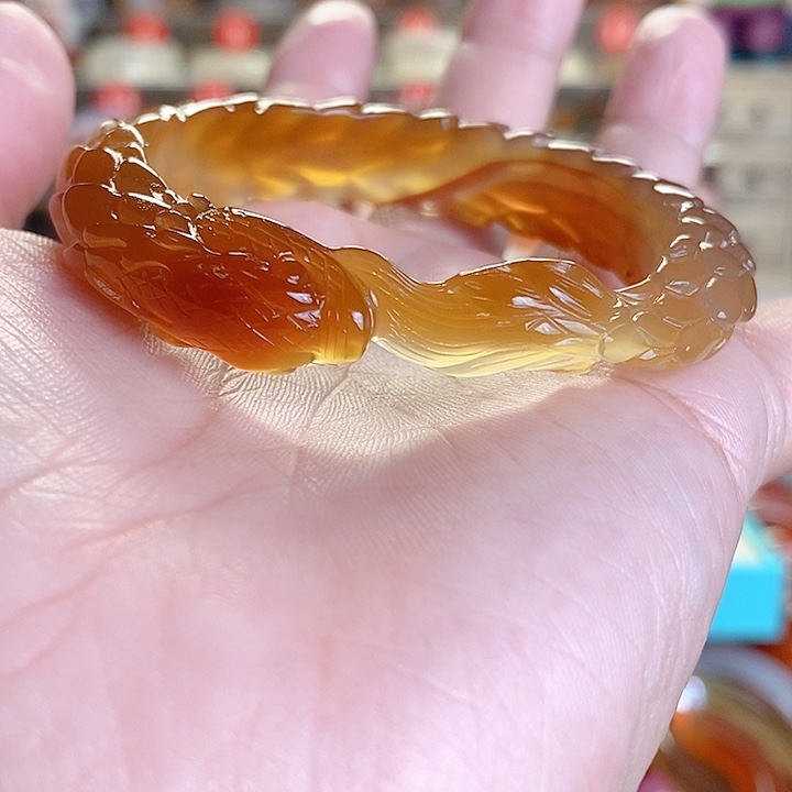 玛瑙/玉髓手镯未镶嵌是*仙