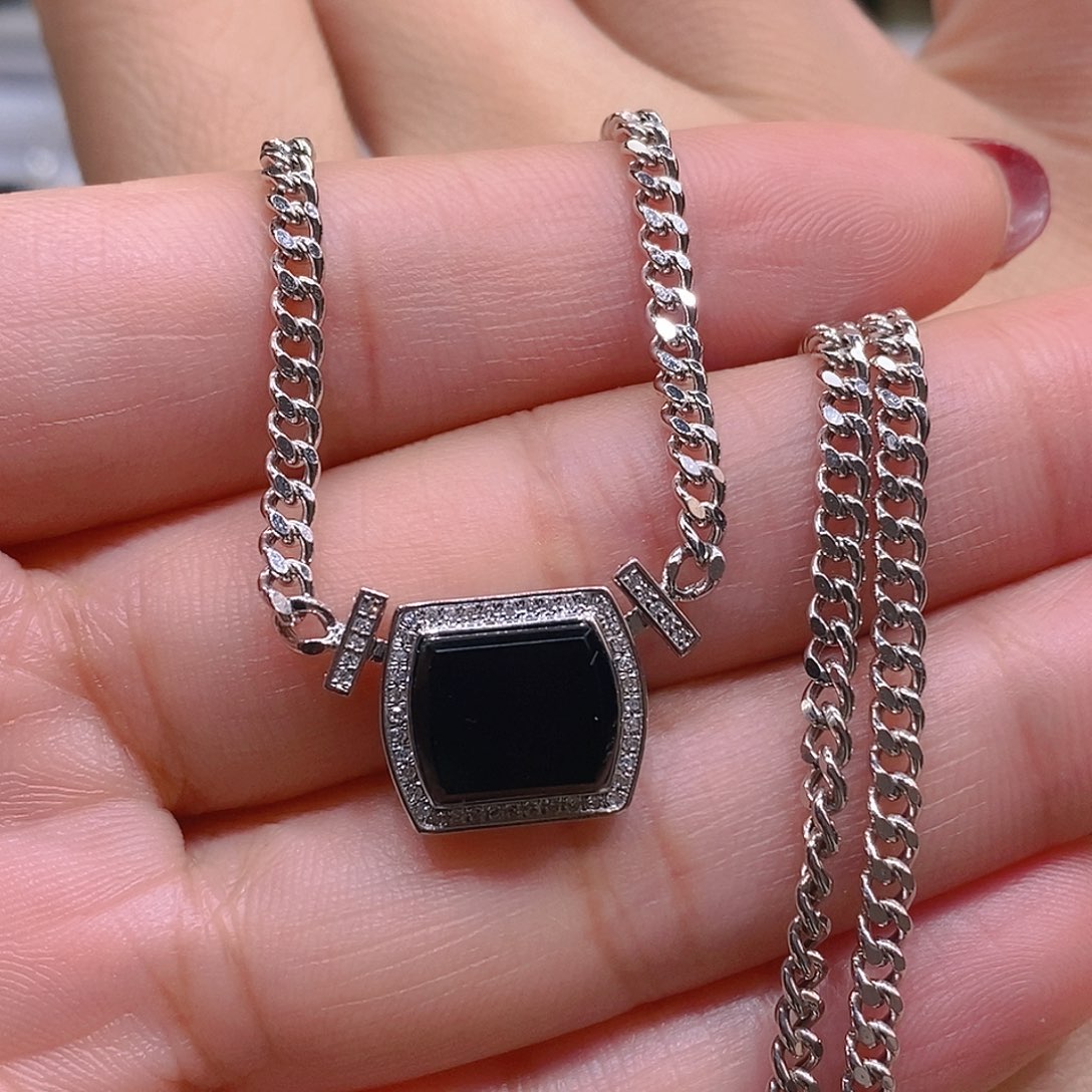 翡翠颈饰18K金镶嵌吊坠