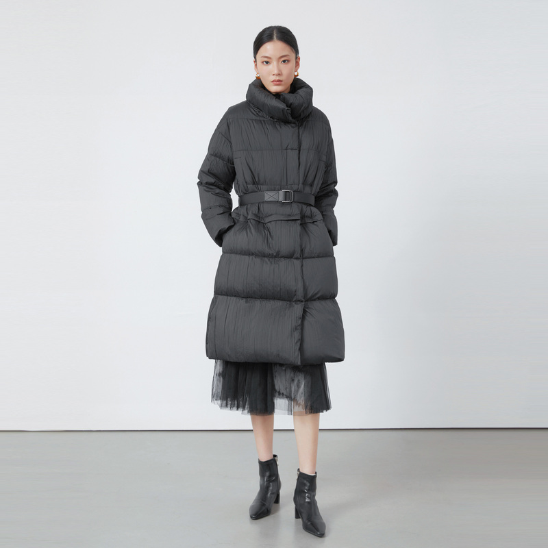 sdeer圣迪奥女装时尚高领收腰肌理长款羽绒服S22482409