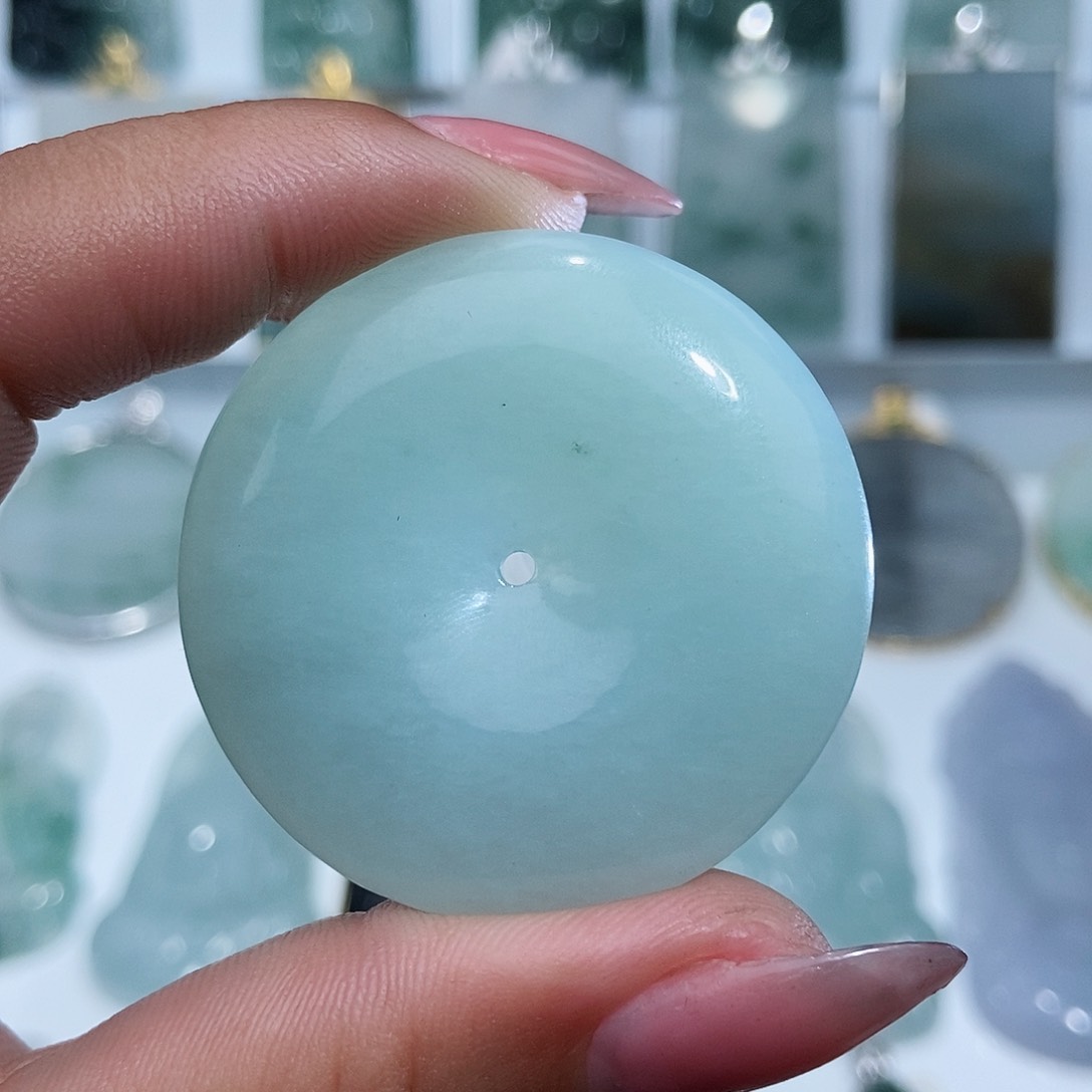 翡翠颈饰未镶嵌缅甸