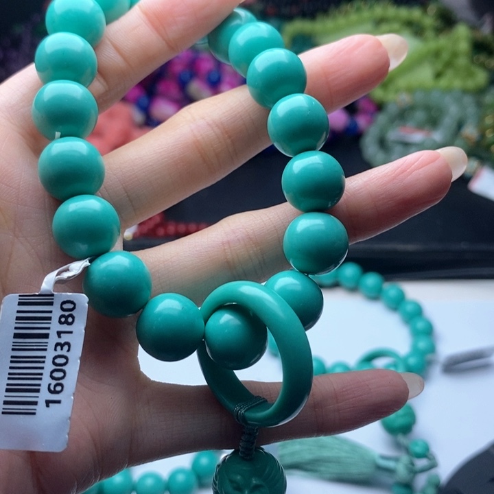 未镶嵌吊坠(不含链)蜜蜡186手持