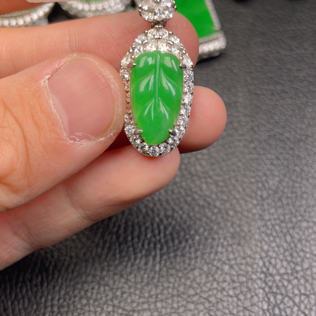 翡翠吊坠(不含链)银S925镶嵌吊坠