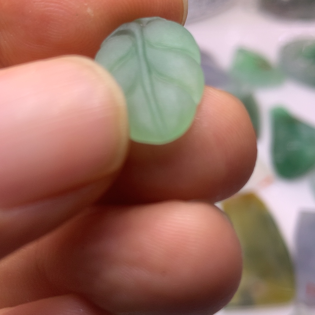 S****定制翡翠未镶嵌天然翡翠吊坠