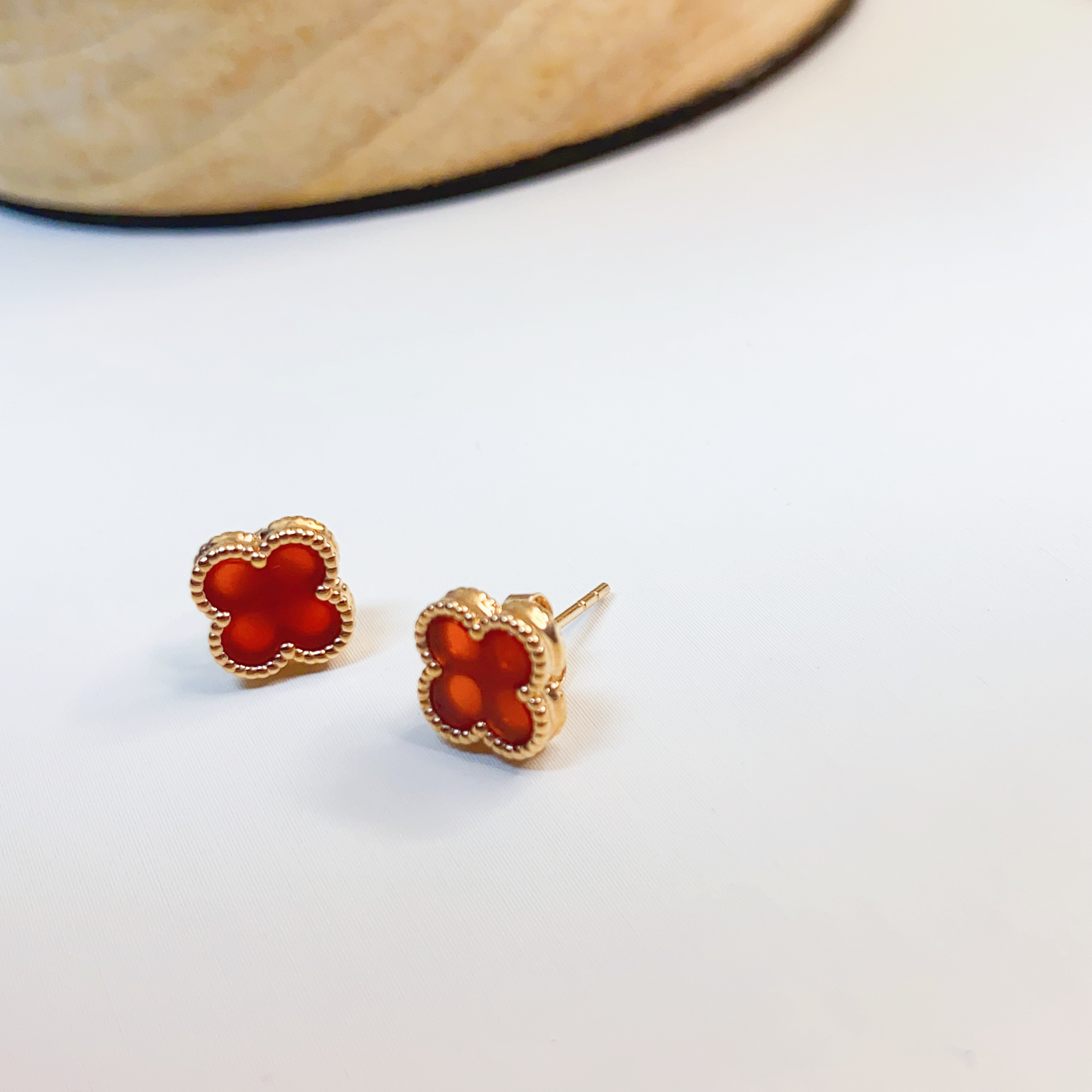 18K玫9mm红玛瑙四叶草耳钉