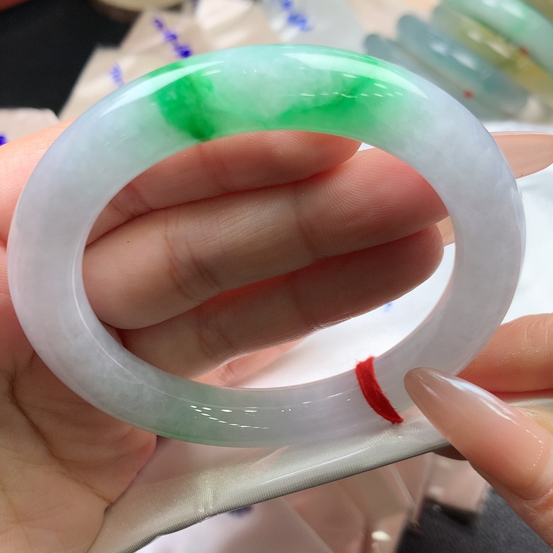 翡翠未镶嵌手镯60.4圆