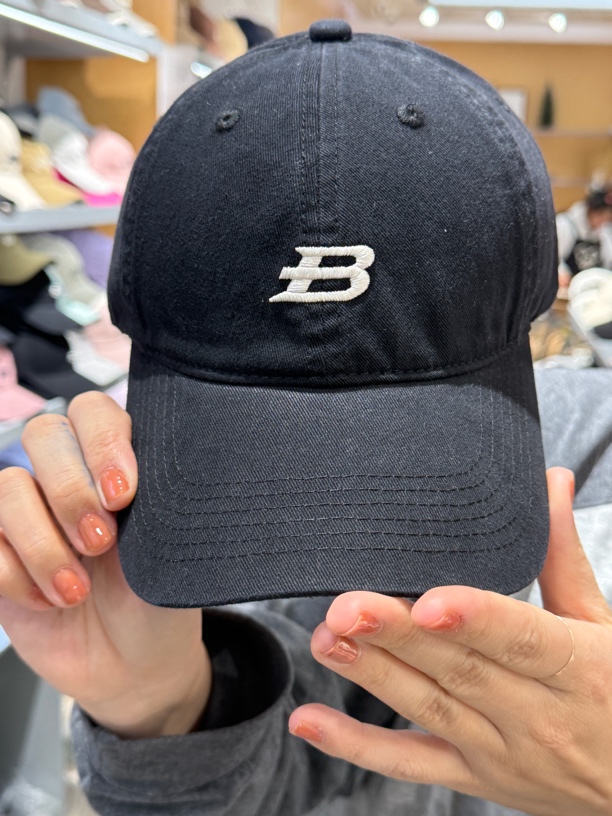 老莫推荐非常好看黑色帽子