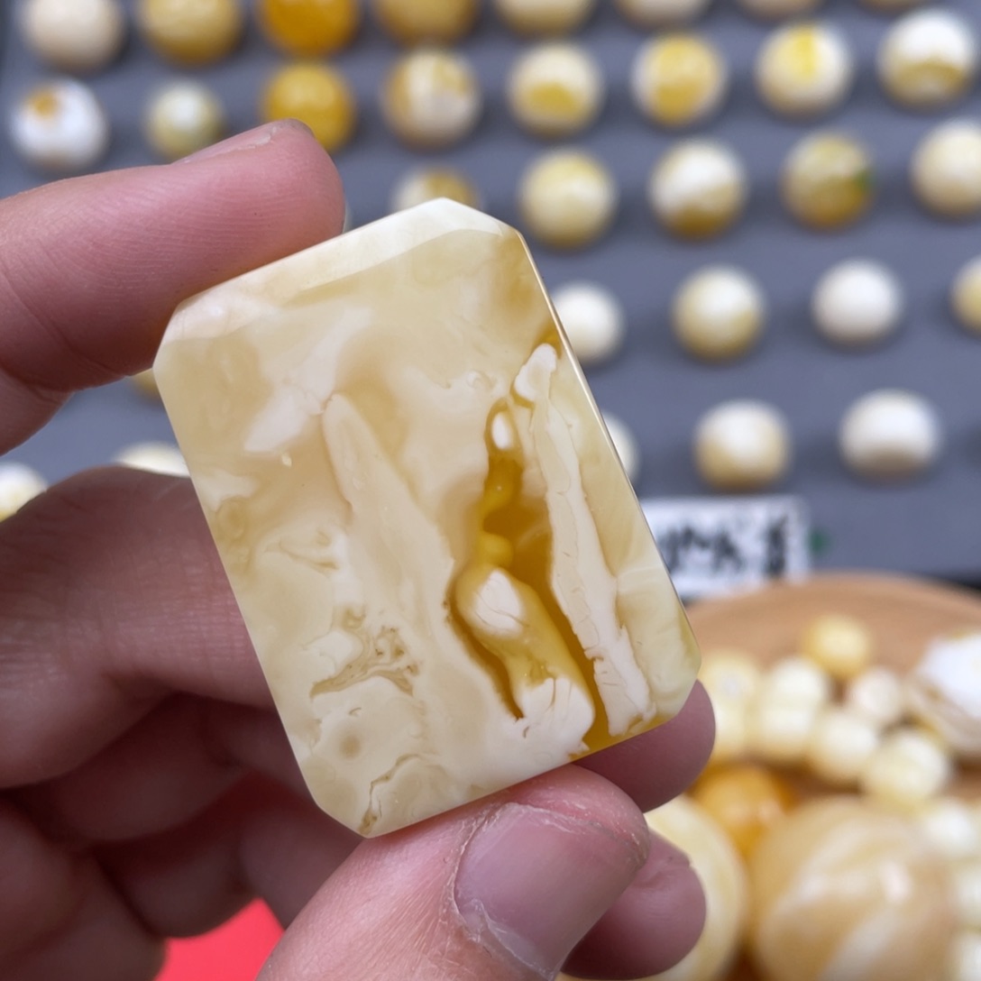 蜜蜡珠宝奇石未镶嵌