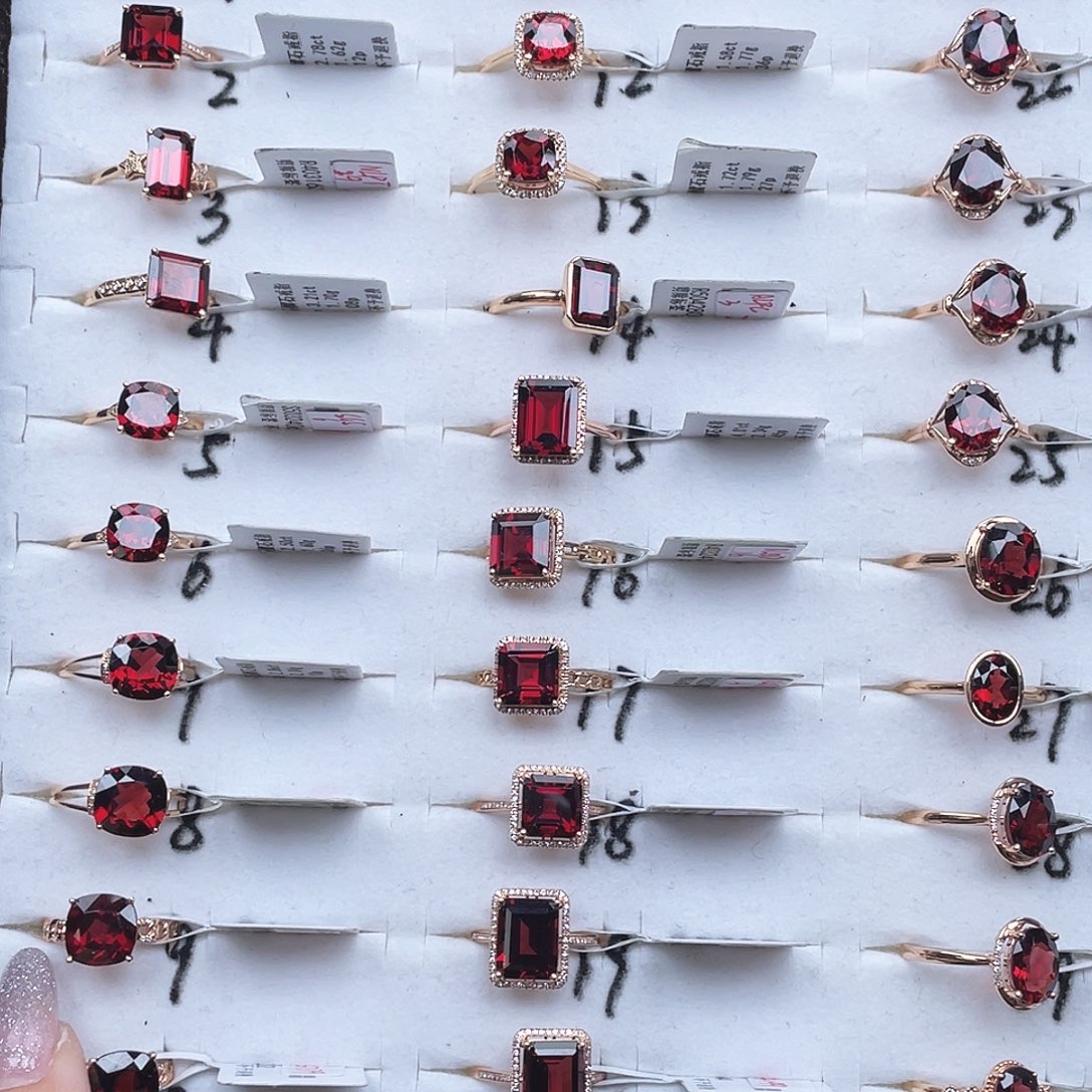 石榴石18K金镶嵌戒指