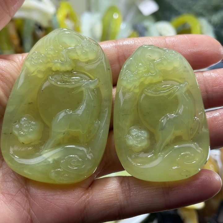 岫玉未镶嵌吊坠吊坠