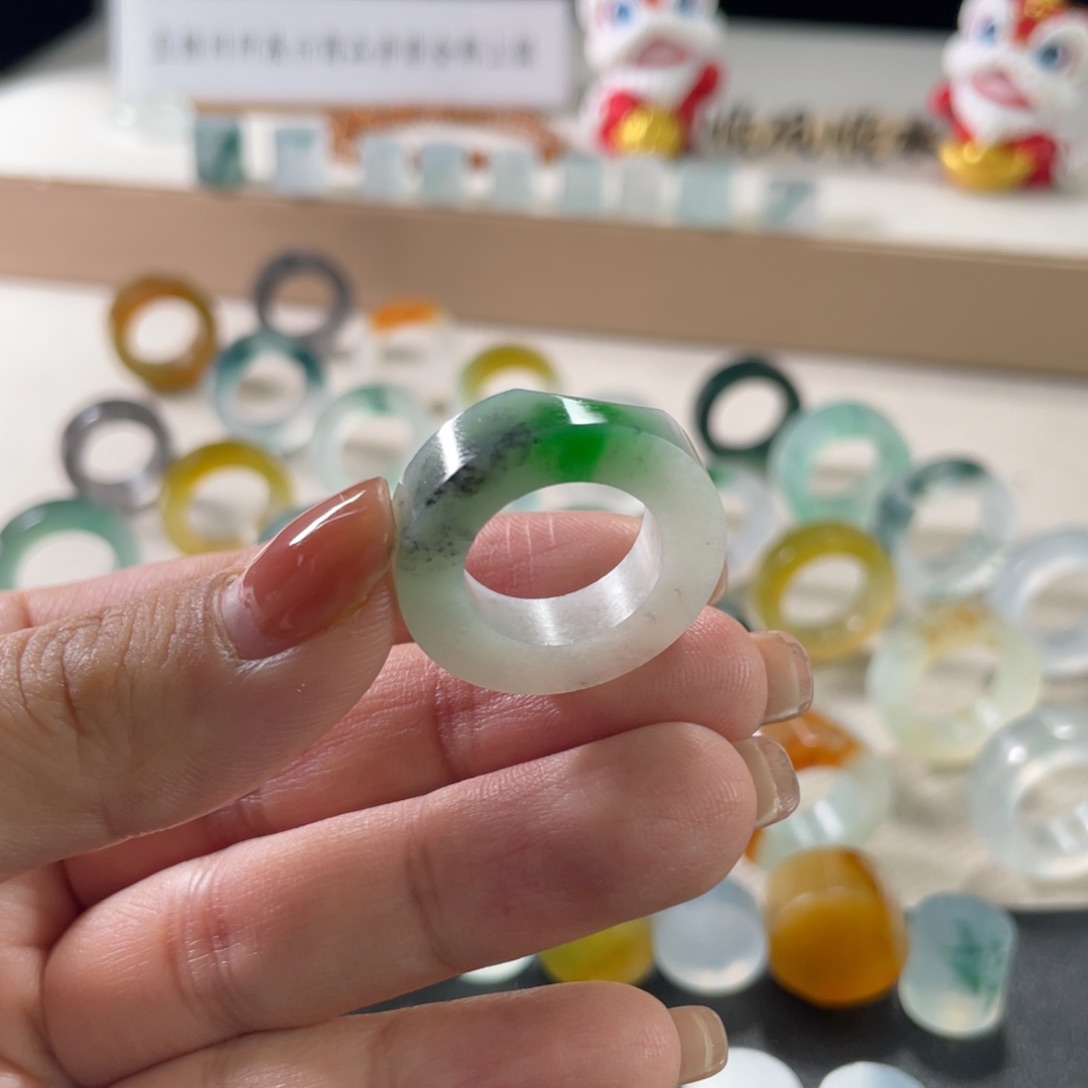 定制翡翠未镶嵌绿乌鸡