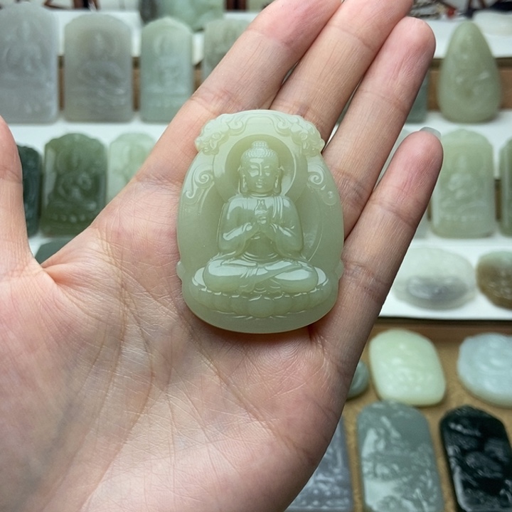 M***n和田玉未镶嵌颈饰