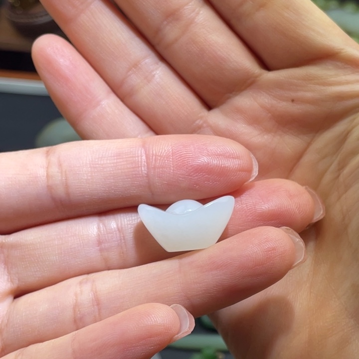 心***钟和田玉未镶嵌颈饰