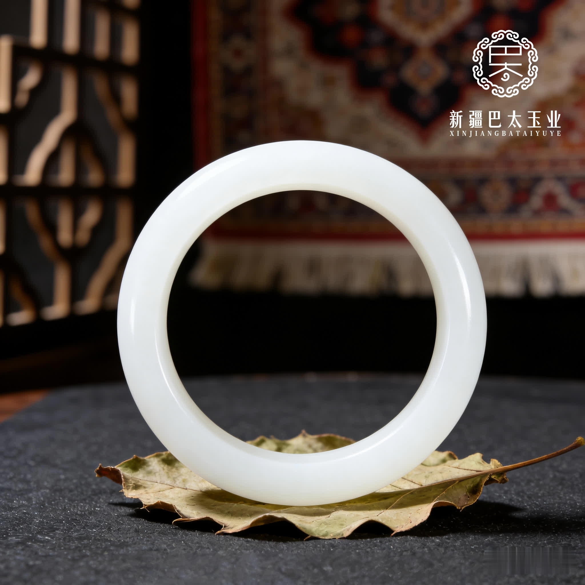 女款天然和田玉手镯 羊脂白玉福气手镯