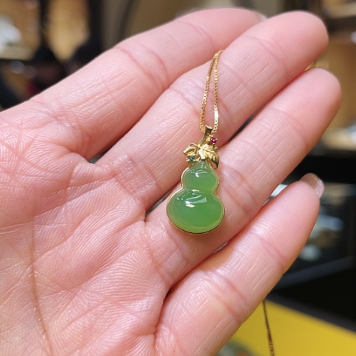 【闪购商品】和田玉颈饰18K金镶嵌葫芦