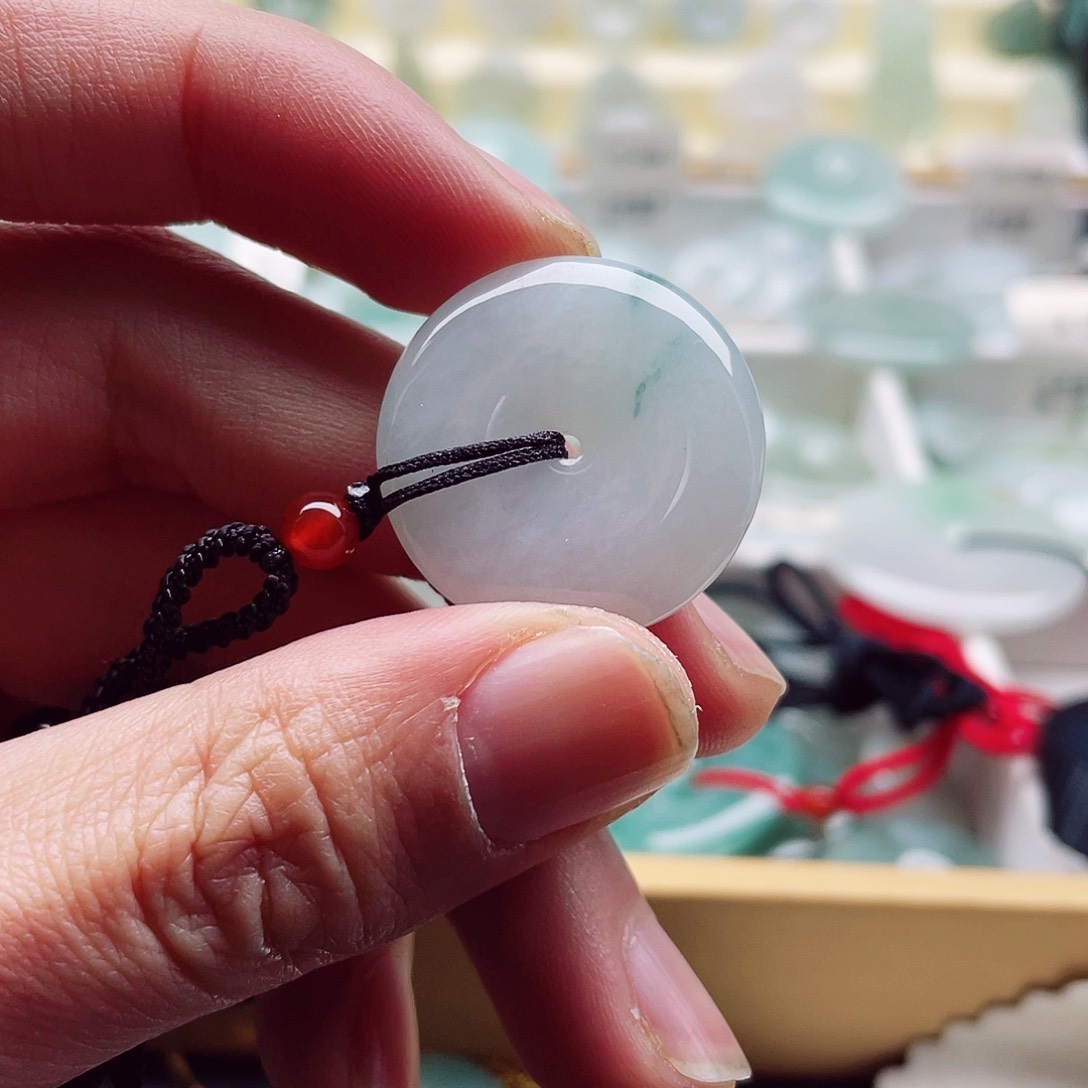 翡翠颈饰未镶嵌天然翡翠