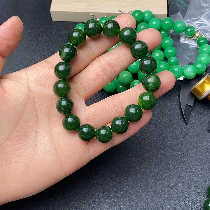 翡翠未镶嵌颈饰380手串