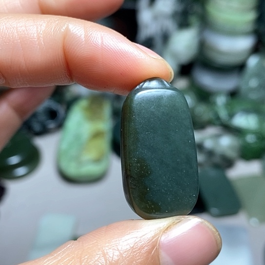 未镶嵌和田玉（糖玉）珠宝半成品