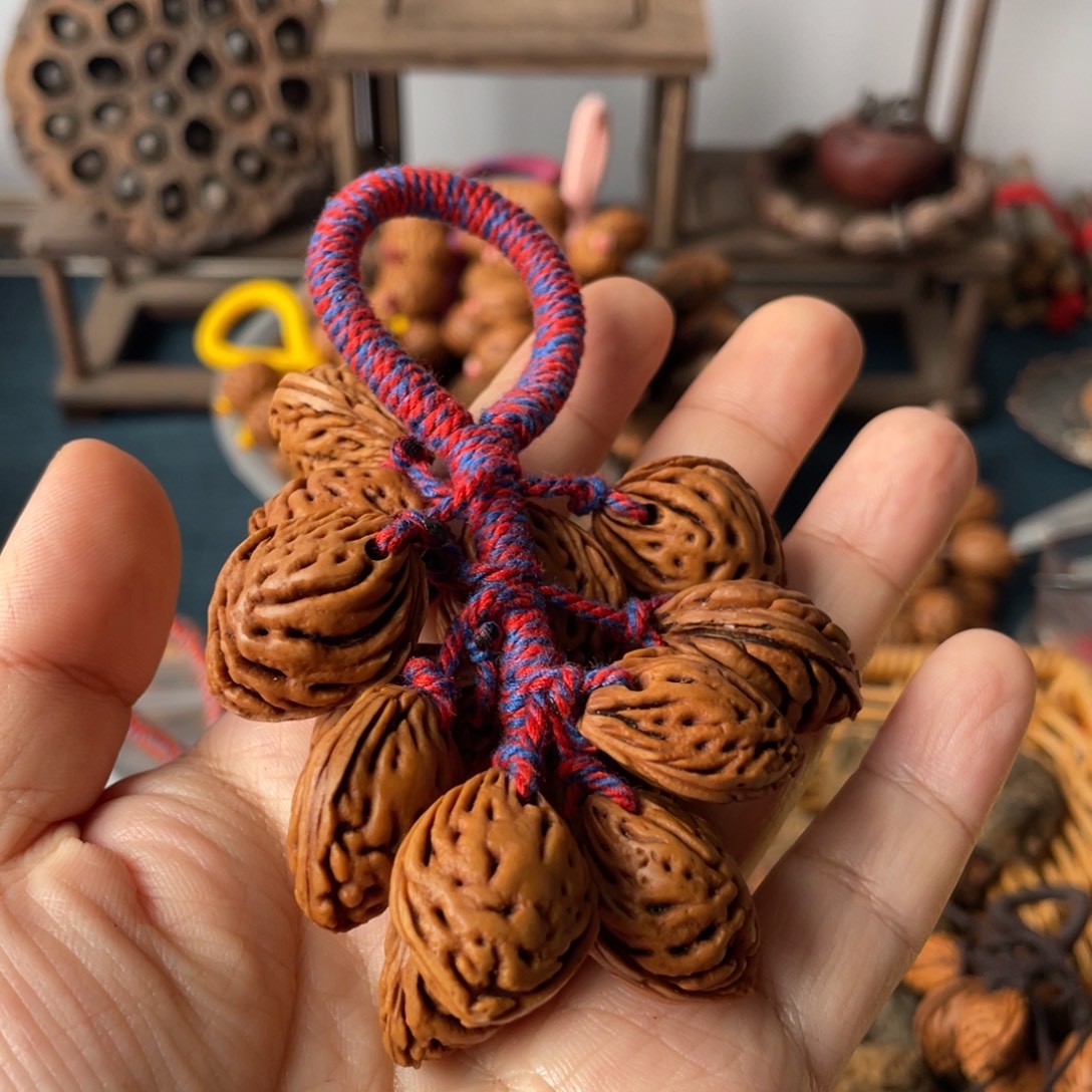 桃枭葡萄串13颗鬼脸