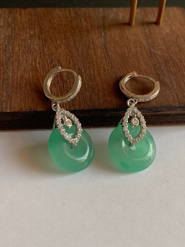 非洲翠甜甜绿平安扣耳坠，尺寸14.5✖️4.8